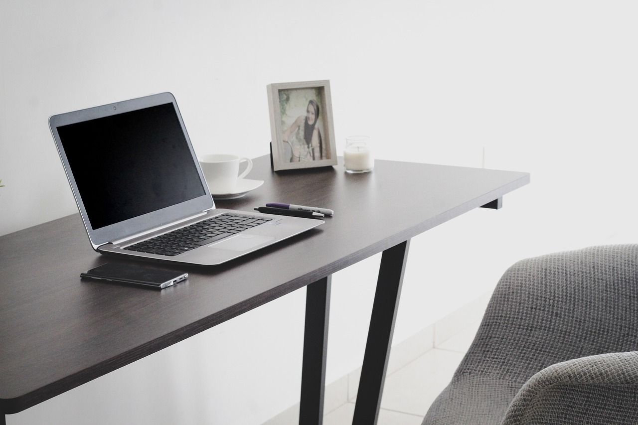 entdecken sie die vorteile von remote work: flexibilität, produktivität und work-life-balance. erfahren sie, wie sie erfolgreich von zu hause aus arbeiten und ihr unternehmen für die zukunft des arbeitens vorbereiten.
